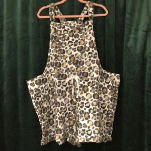 Stretchy leopard print overalls